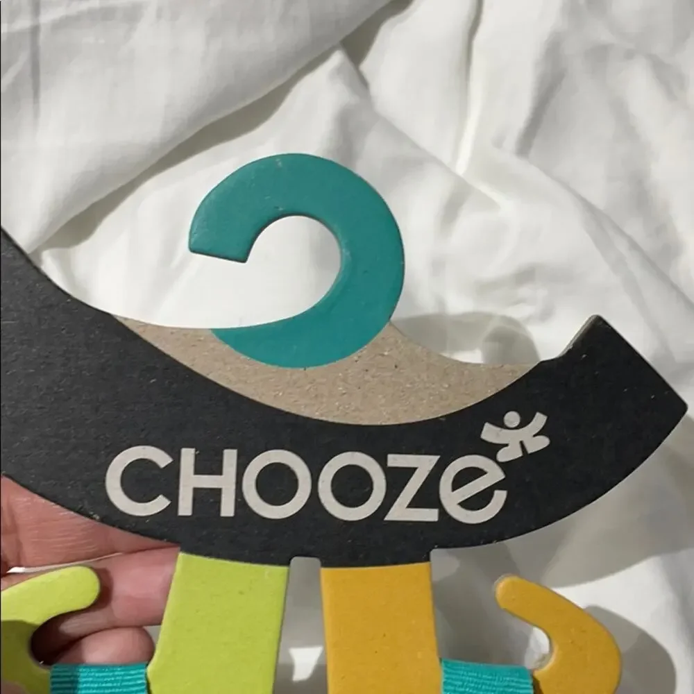 Chooze 9-10 slippers nwot black mismatched match